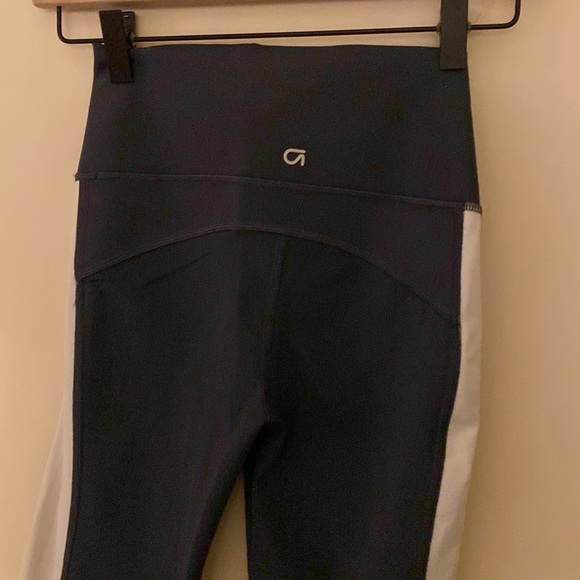 GAP - Sculpt Gray Cropped Active Pants - Size XS - Picture 10 of 15